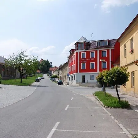 Ostrov Garni Hotel Sadská