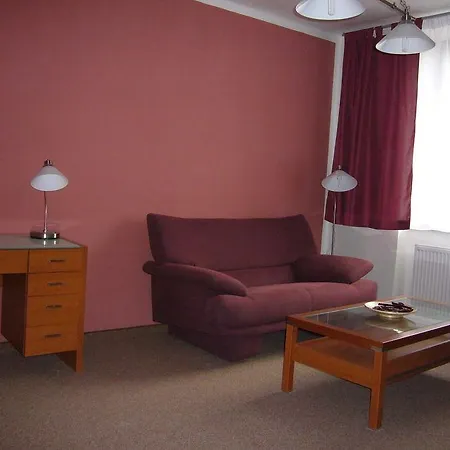 Ostrov Garni Hotel Sadská