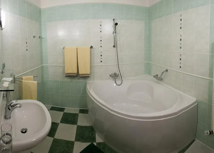 Ostrov Garni Hotel 3*