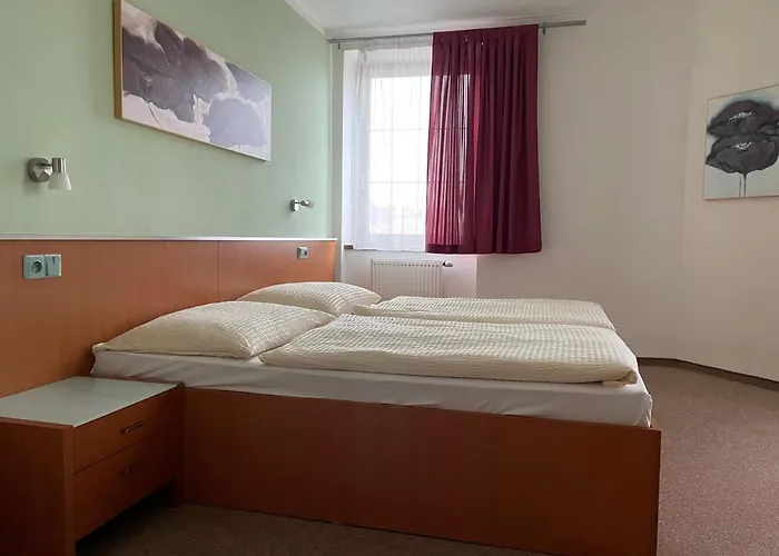 Hotel Ostrov Garni 3*