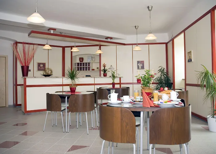 Hotel Ostrov Garni 3*