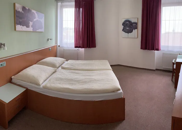 Ostrov Garni Hotel Sadská