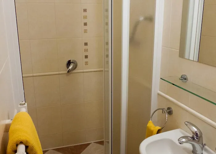 Ostrov Garni Hotel Sadská